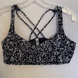 * SOLD* Lululemon Black and White Sports Bra Size 12